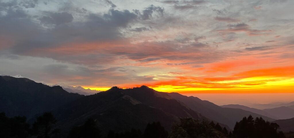 sunrises from poon hill during annapurna base camp trek
