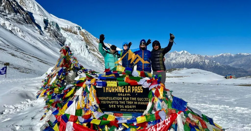 group summit to highest peak annapurna circuit thorang la pass